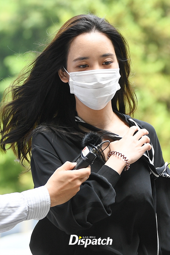 組圖：網紅韓瑞熙接受警方調查 承認被樑鉉錫脅迫翻供