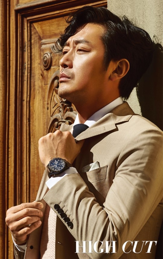 组图:型男河正宇登时尚杂志 意大利街头展绅士魅力