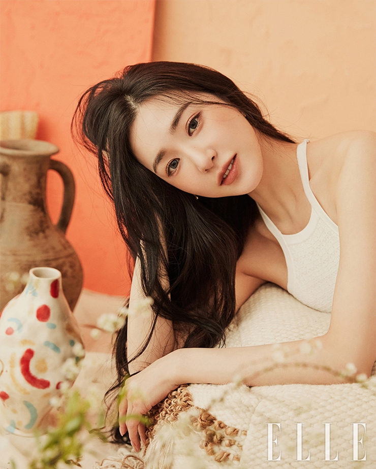 組圖：少女時代Tiffany拍雜誌寫真 笑容甜美春日氣息濃