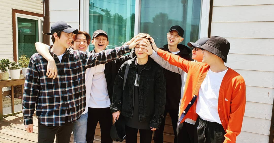 送xiumin入伍时的大合照