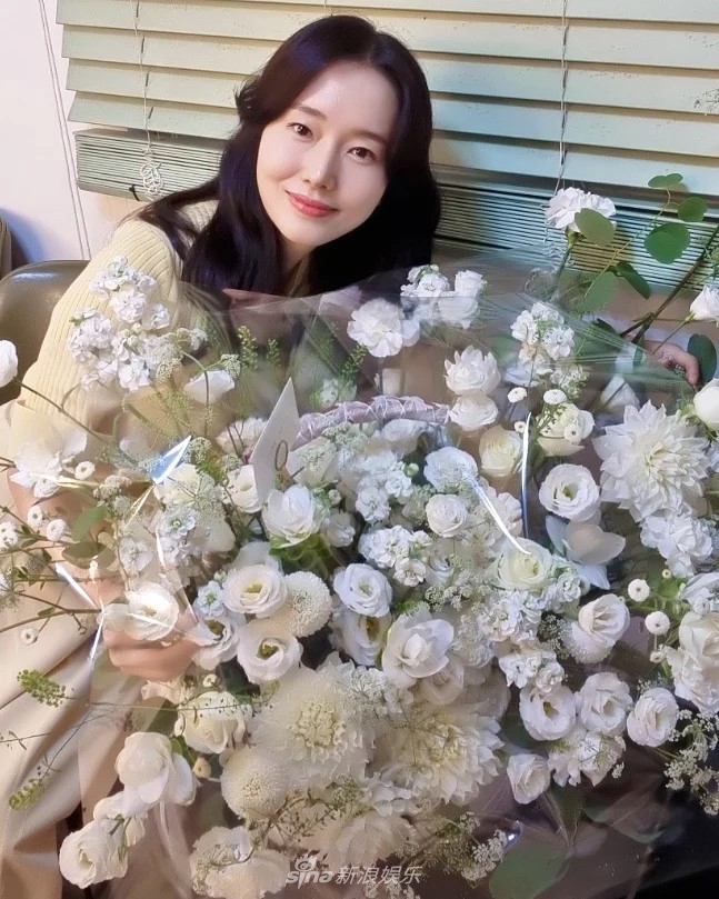 組圖：李貞賢孕期近照氣質溫柔 41歲高齡懷孕狀態好