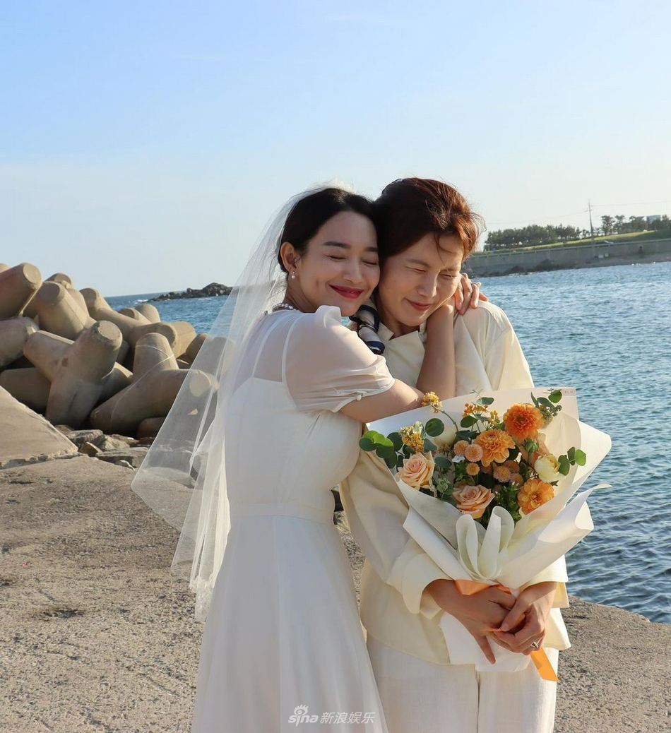 組圖：申敏兒穿婚紗柔美迷人 曬照慶《海岸村恰恰恰》結局