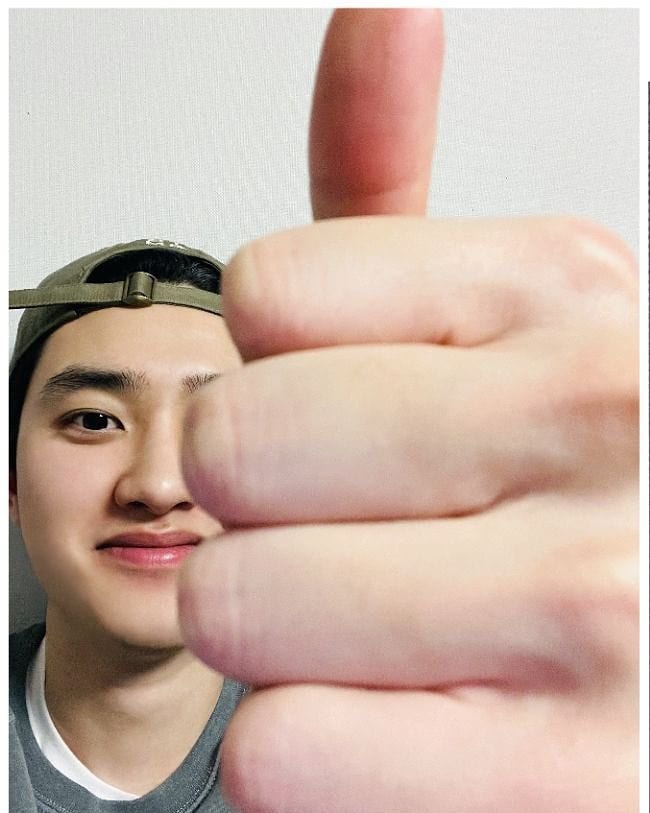 组图：EXO都暻秀退伍晒手写信 点赞自拍亲自配图宠粉满分