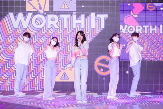 組圖：韓女星金世正發第二張迷你專輯 造型粉嫩甜甜