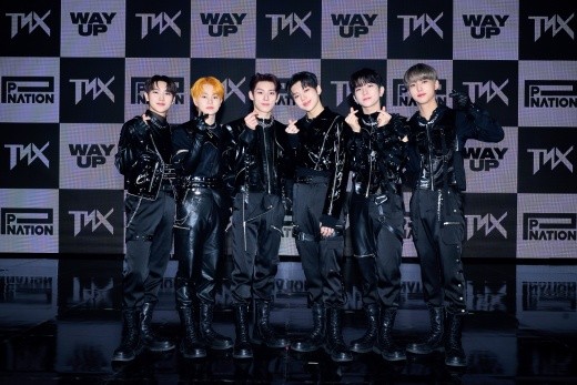 组图：韩国新人男团TNX出道 释出首张迷你专辑《WAY UP》