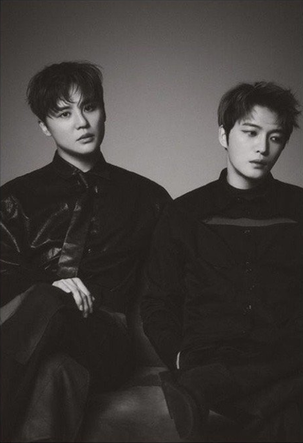 组图:金在中金俊秀合体拍大片 出道20周年感情深厚