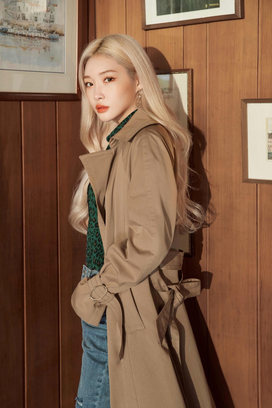 新浪娱乐讯 韩国女艺人金请夏为代言品牌拍摄的一组