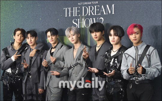 組圖：NCTDREAM首爾舉行演唱會 七成員合體亮相釋出會