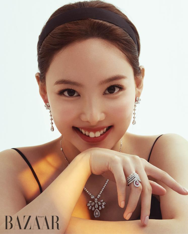 組圖：TWICE林娜璉登雜誌拍珠寶寫真 笑眼彎彎可愛甜甜