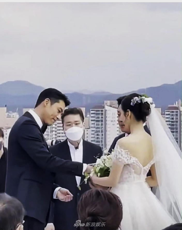 組圖：玄彬婚禮現場高清照公開 穿西裝身姿筆挺超帥