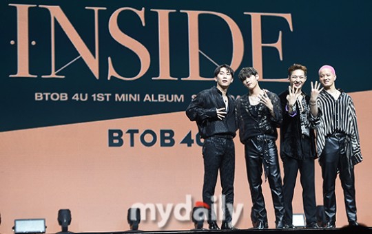 组图：BTOB 4U迷你专辑释出会 徐恩光等四成员亮相