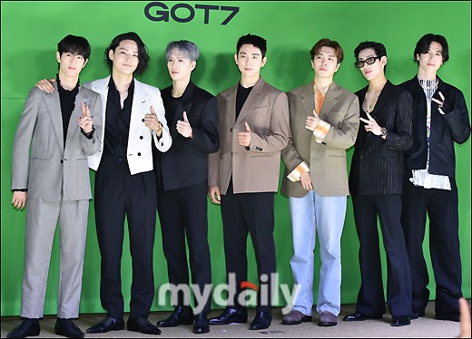 组图：韩团GOT7七人合体亮相 释出全新迷你专辑
