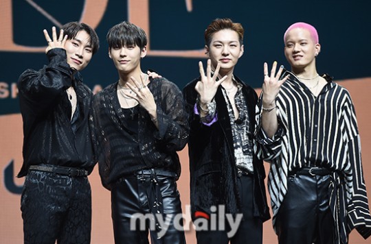 组图：BTOB 4U迷你专辑释出会 徐恩光等四成员亮相