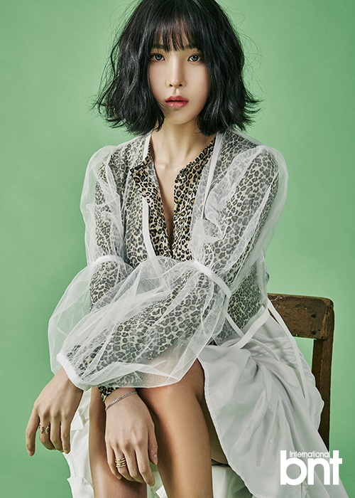 组图:rainbow赵贤荣拍写真 可爱忙内展现完美变身