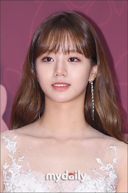 组图李惠利亮相mbc演技大赏变轻熟女亭亭玉立