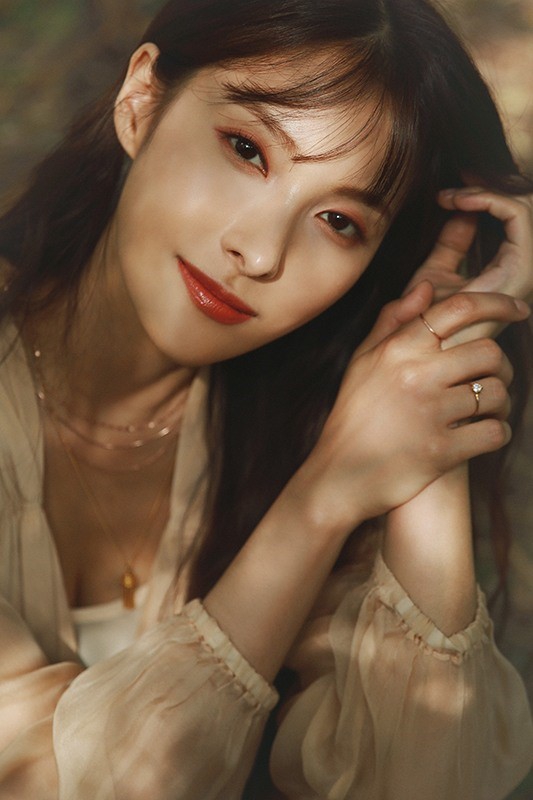 组图:韩女星朴圭利写真集公开 开始网上发售