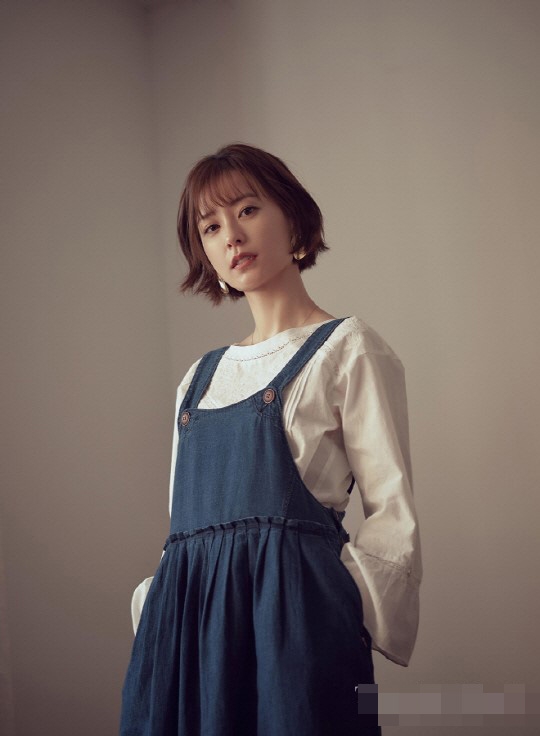 组图:郑有美最新代言照曝光 清新短发气质独特