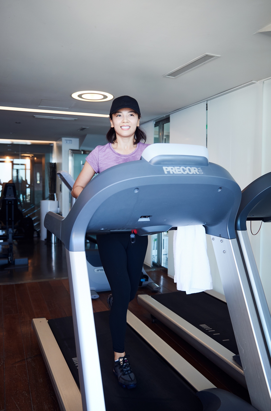 23在戛纳的首次健身,跑步4公里,对刘涛而言来说非常轻松.