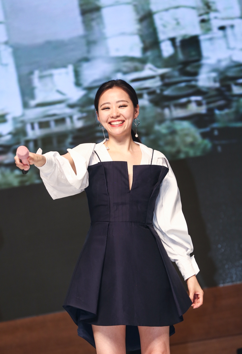 鲛珠传主题曲发布会 张靓颖深情献唱