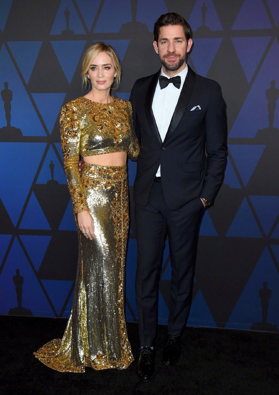 组图:杨紫琼波浪长发优雅走红毯 狼叔携妻搂腰甜蜜满满_高清图集_新浪