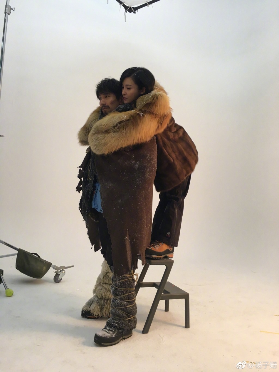 杨子姗与赵又廷拍摄海报