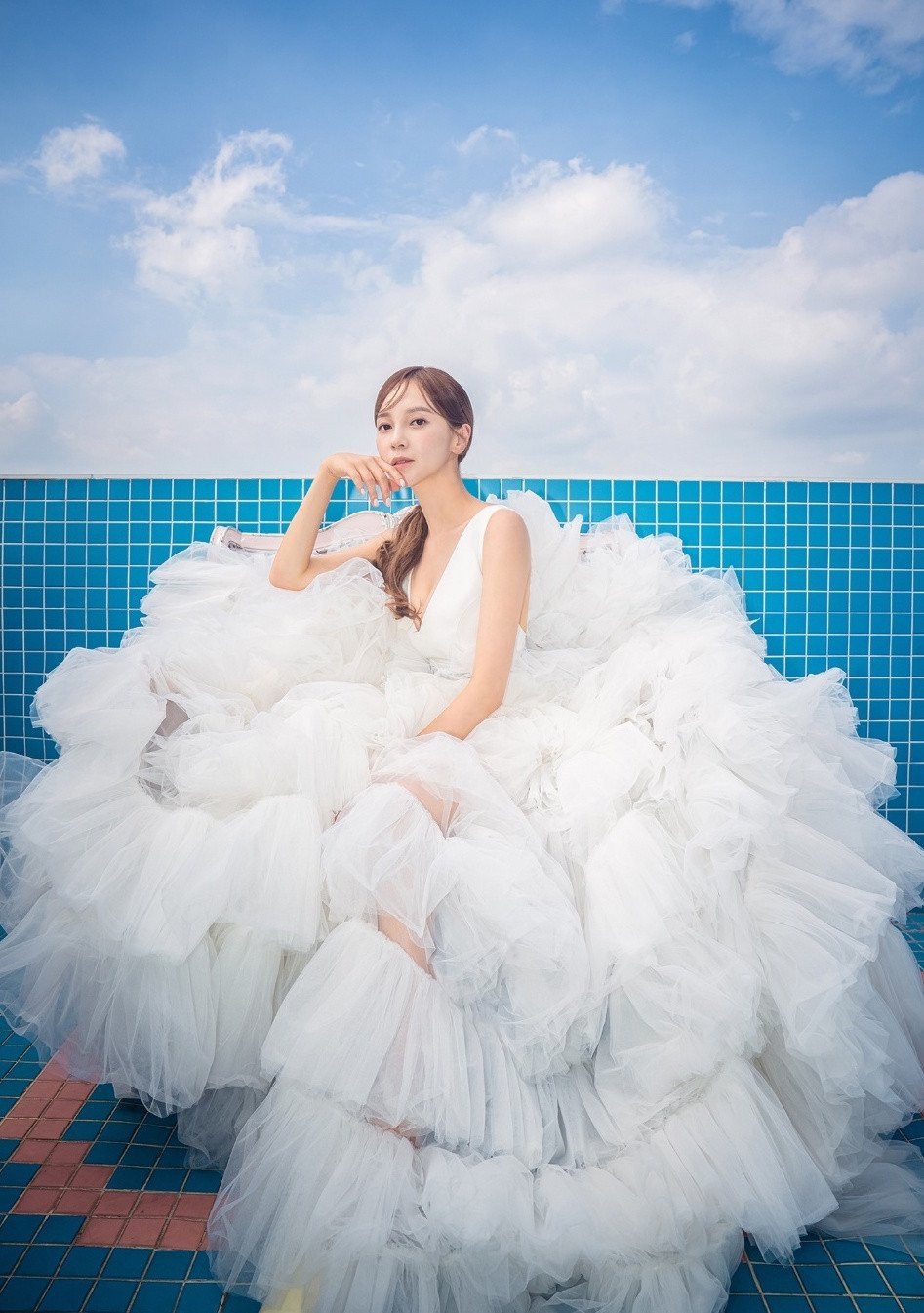 組圖：韓星亞由美與大2歲圈外人結婚 穿婚紗與全慧彬等人合影