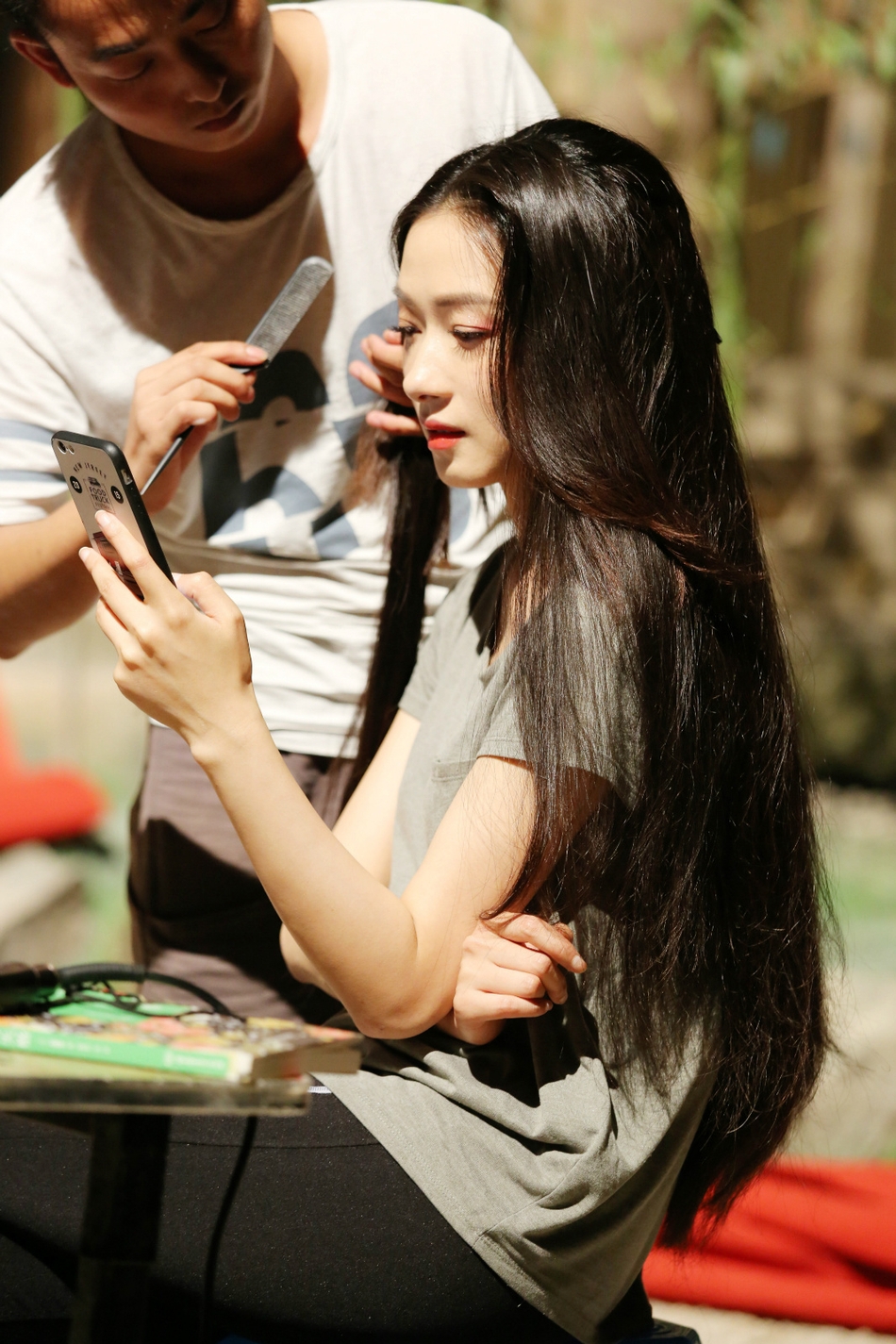 组图:万茜昔日5月孕肚照曝光 长发飘飘四肢纤细