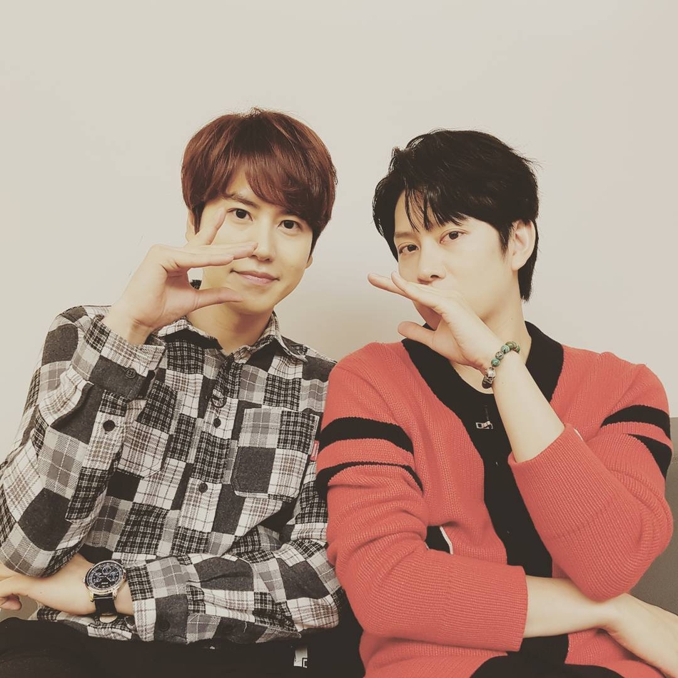 组图:金希澈与sj成员日常 亲密搂肩合影感情好