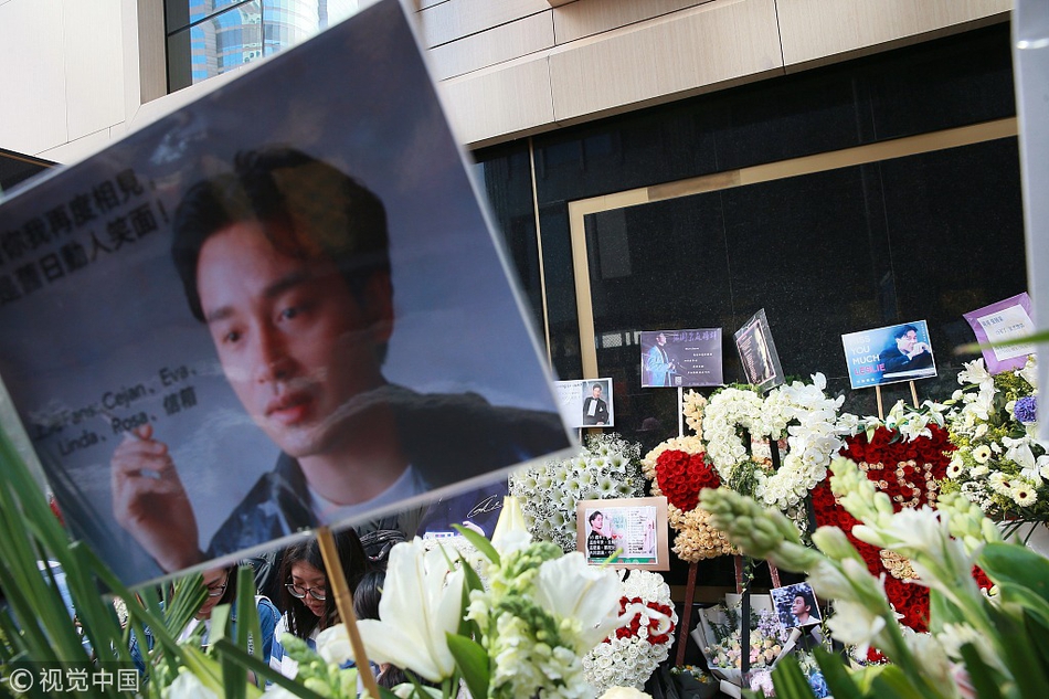 组图哥哥张国荣逝世15周年各地歌迷前往悼念