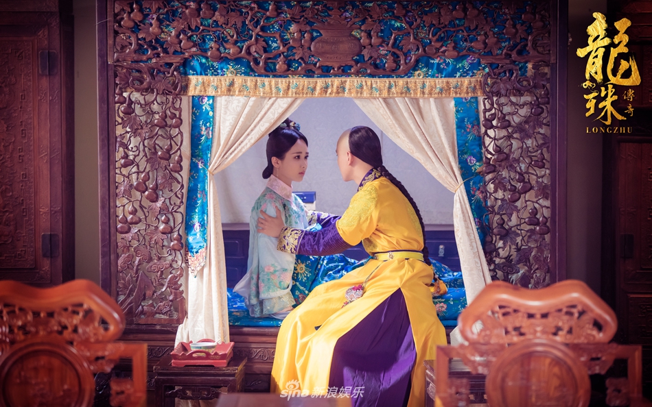 组图:《龙珠传奇》杨紫受罚落泪晕倒 秦俊杰上演以吻喂药