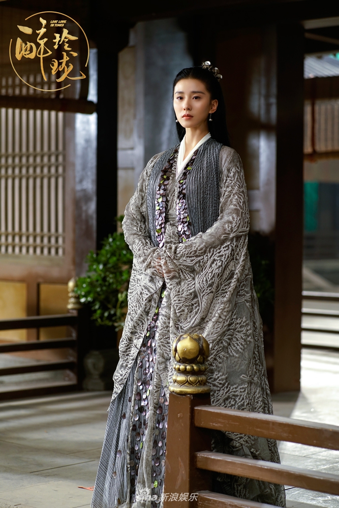 组图醉玲珑刘诗诗着一袭素服演绎清贵高雅圣巫女