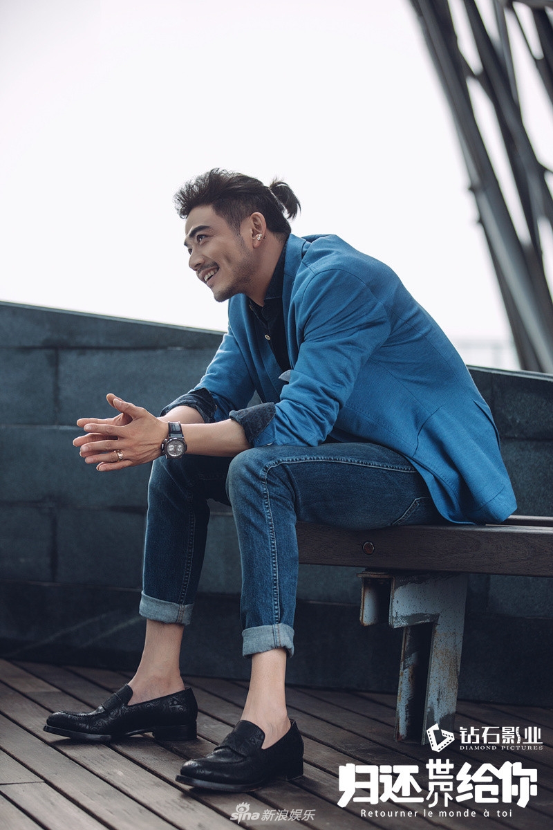 组图:《归还世界给你》杨烁告别小包总 浴血重生演绎时尚精英