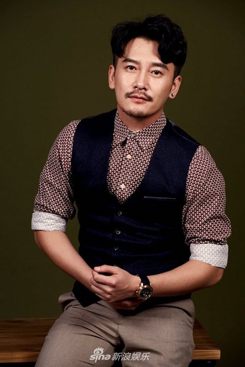 组图:《浮出水面》高富帅王梓权撩妹技能满分 青年才俊身份成迷