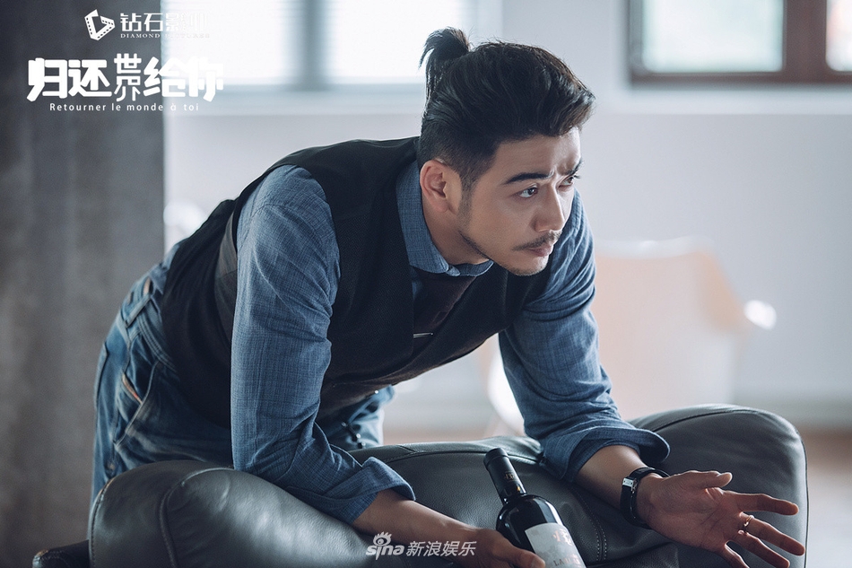 组图归还世界给你杨烁告别小包总浴血重生演绎时尚精英