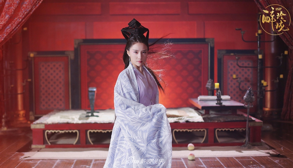 组图:《醉玲珑》鲍天琦着一袭白衣为爱痴狂 黑化变身大魔王