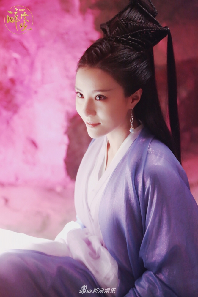 组图:《醉玲珑》鲍天琦着一袭白衣为爱痴狂 黑化变身大魔王