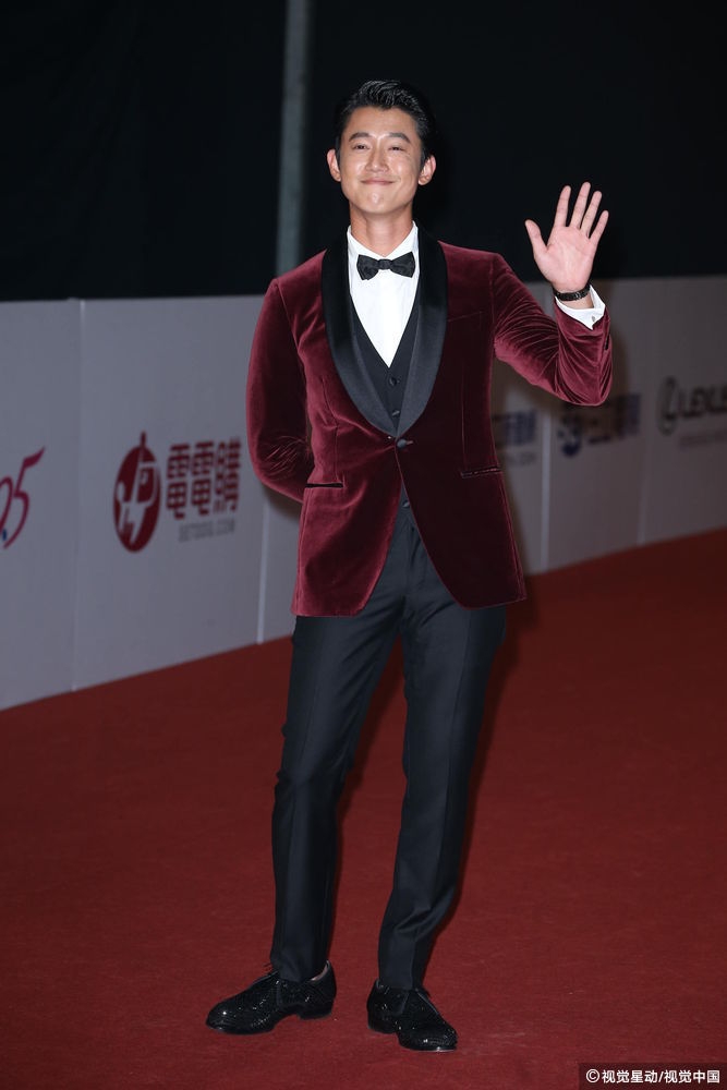 组图:吴慷仁帅气走红毯 力争第3座金钟奖杯_高清图集_新浪网