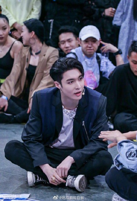 組圖：要單飛？張藝興兩家公司開設微博賬號 被指將解約離開EXO