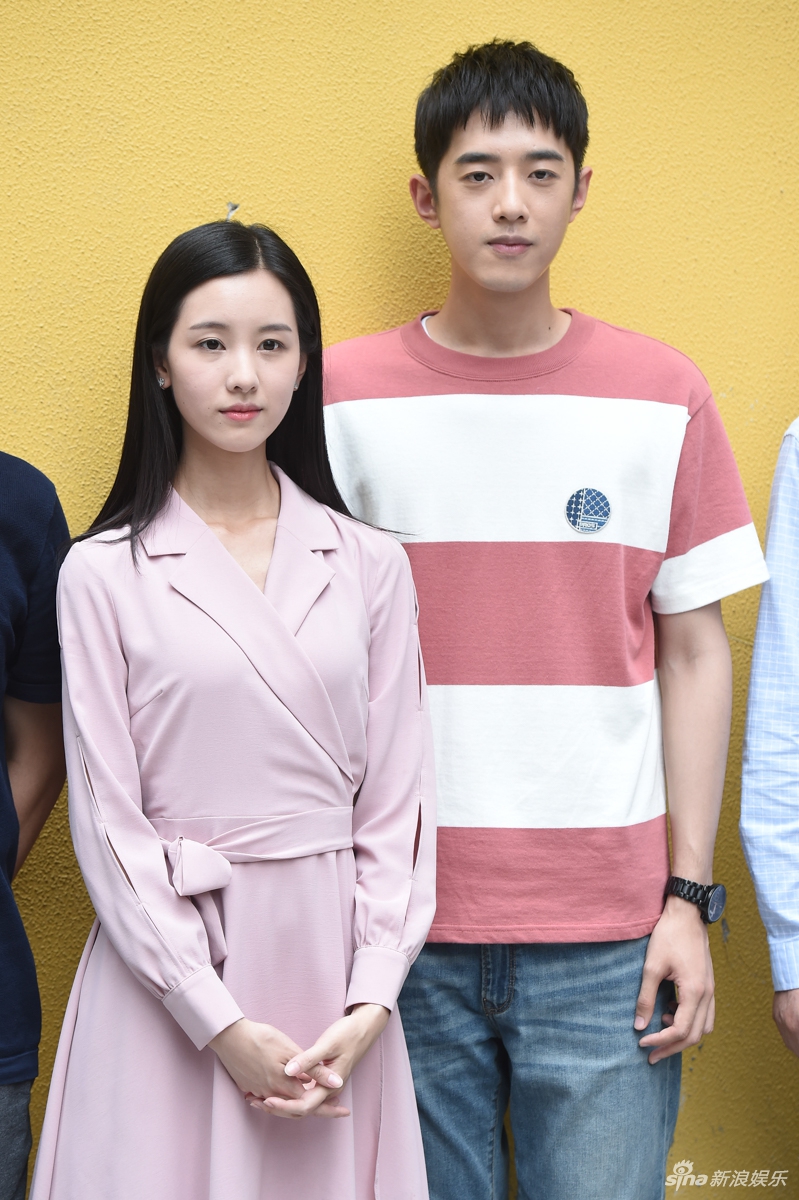 组图:《七月与安生》曝探班照 工装沈月粉裙陈都灵再现姐妹花