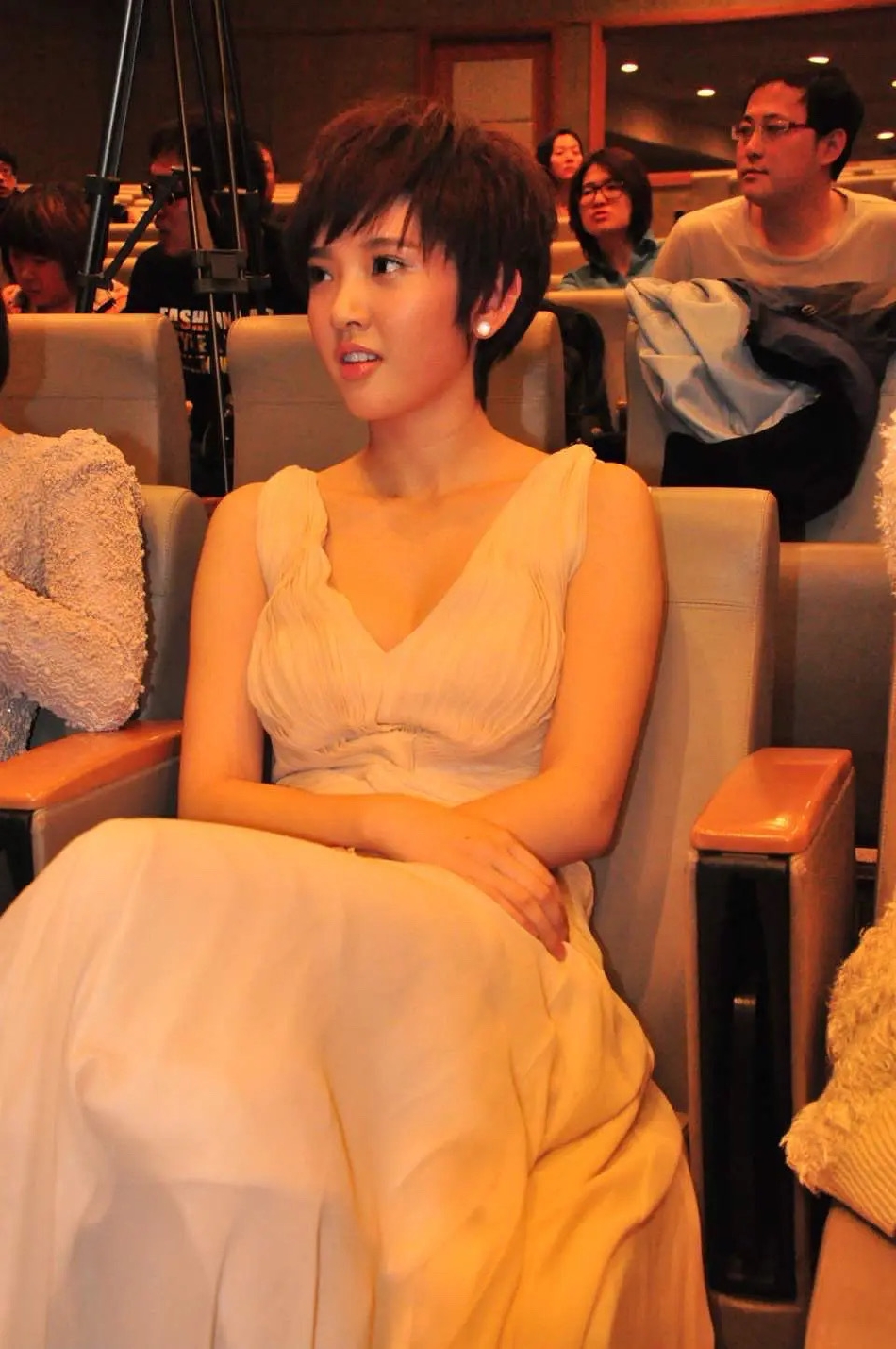 组图：《甄嬛传》庆功宴旧照孙俪蒋欣谭松韵等小主同框清丽可爱