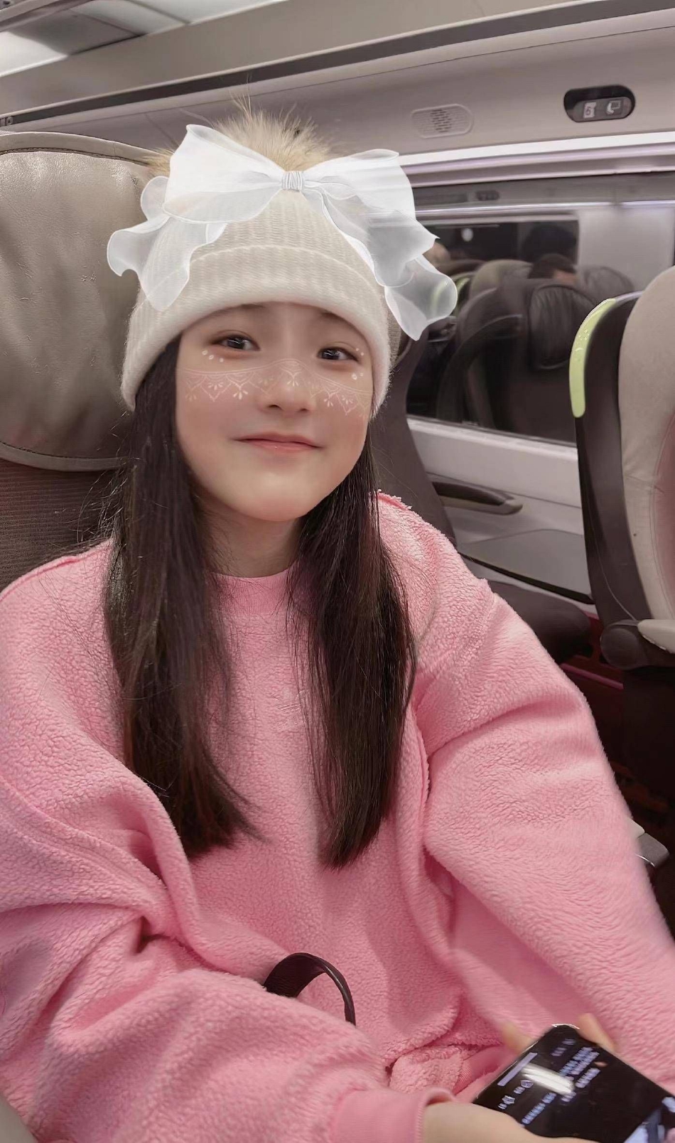 组图：李湘带女儿王诗龄到迪拜跨年 坐头等舱一趟需八万元