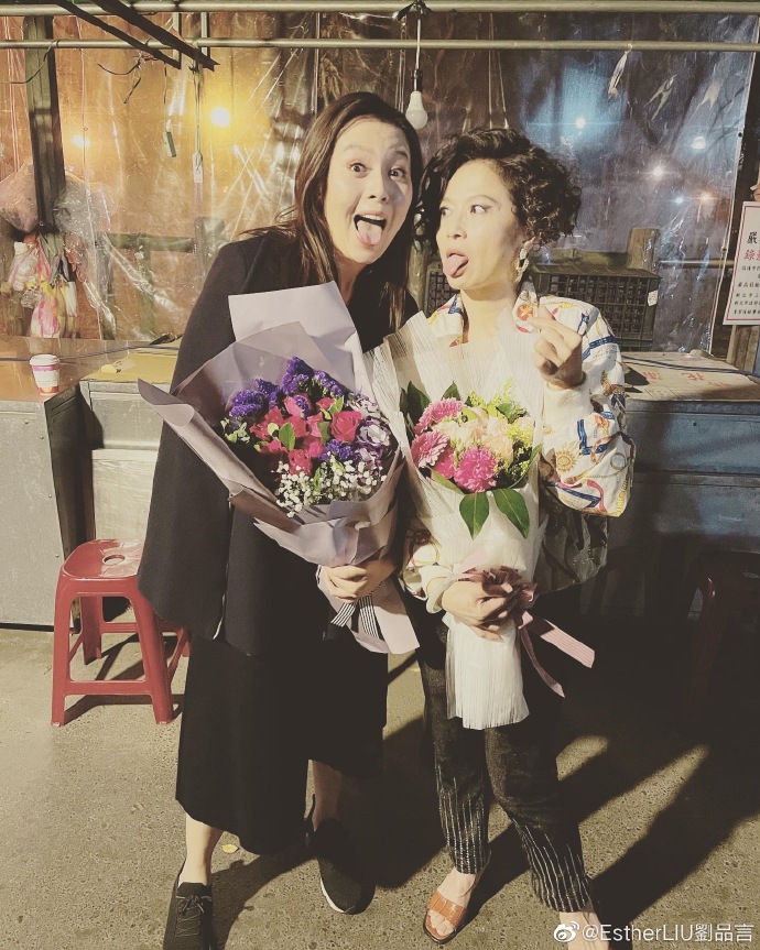 组图：祝我们幸福！刘品言晒片场花絮照告别《华灯初上》Hana