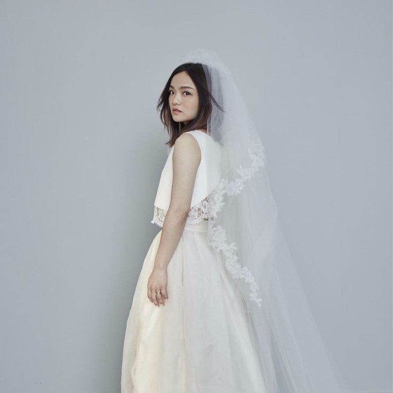 组图:徐佳莹晒童年婚纱照 感叹"当艺人让我变漂亮"_高清图集_新浪网