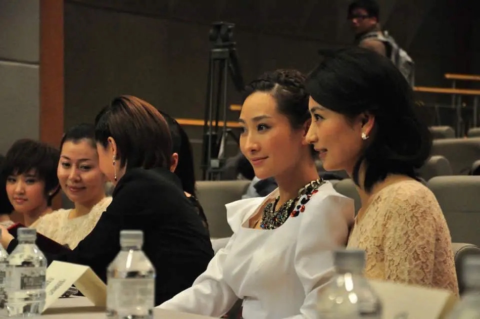 组图：《甄嬛传》庆功宴旧照孙俪蒋欣谭松韵等小主同框清丽可爱