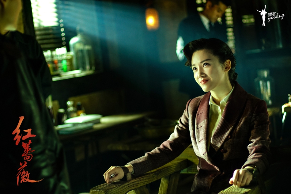 组图:《红蔷薇》杨子姗陈晓重逢热吻_高清图集_新浪网