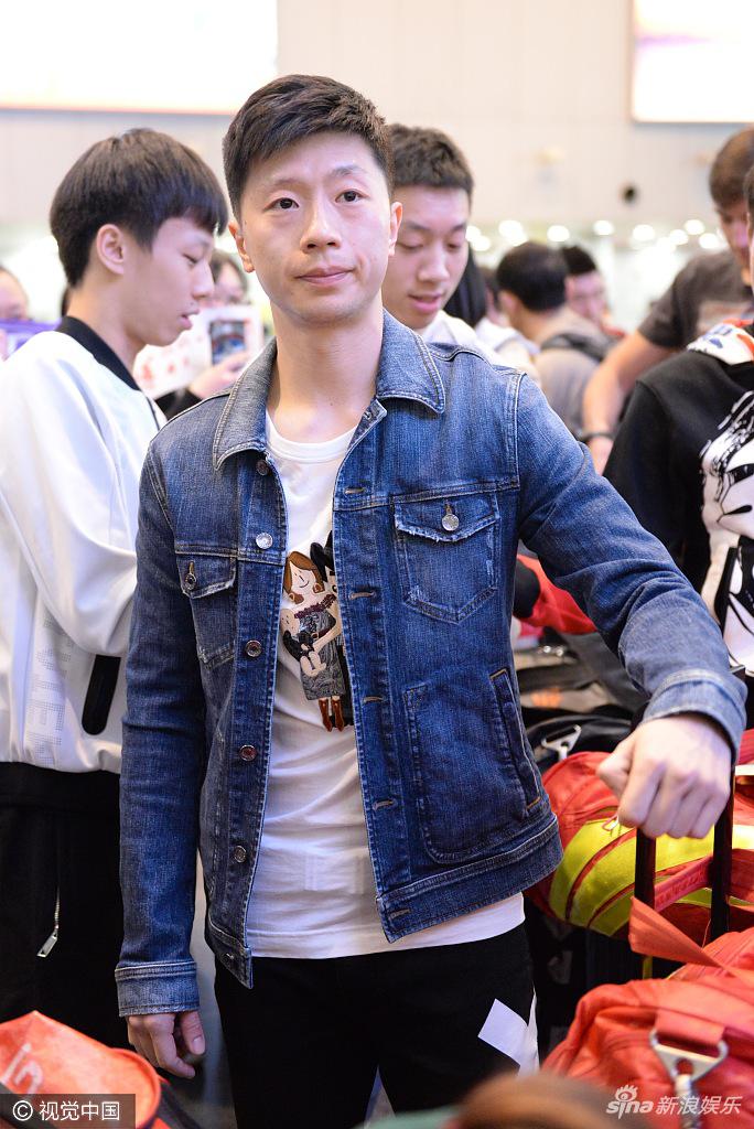 组图:张继科嘟嘴歪头呆萌 马龙颜值不输小鲜肉_高清图集_新浪网