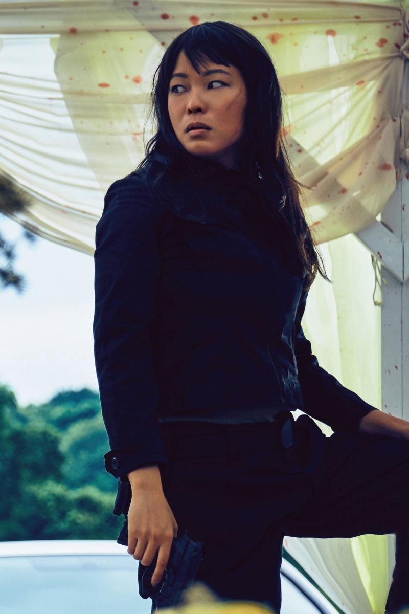 10 / 15 新浪娱乐讯 吴宇森执导电影《追捕》发布新海报与剧照,张涵予