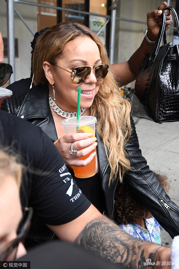 19 20:42:59 2 / 5 新浪娱乐讯 8月18日,美国纽约,玛利亚·凯莉