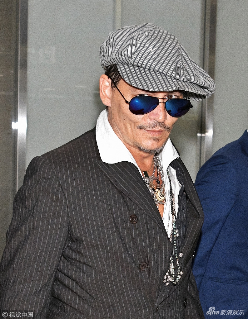 9月13日,日本东京,约翰尼·德普(johnny depp)和乔·佩里(joe perry)