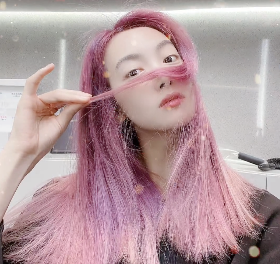 组图:宋茜粉紫渐变新发色超酷炫 网友惊呼"梦回victoria"